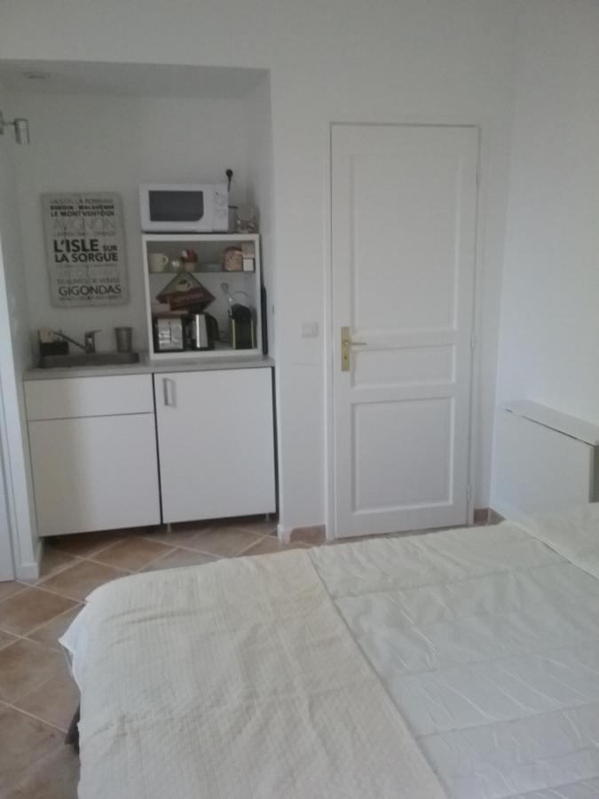 איל-סור-לה-סורג Une Chambre En Ville מראה חיצוני תמונה